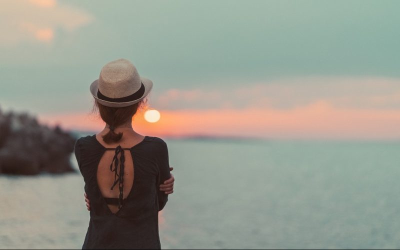 5 علامات للشّعور بالوحدة في العلاقة و أسبابها