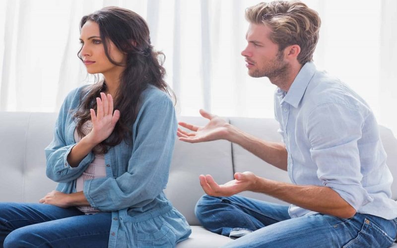 4 أنواع للإبتزاز في العلاقة مع نصائح للتّعامل معه