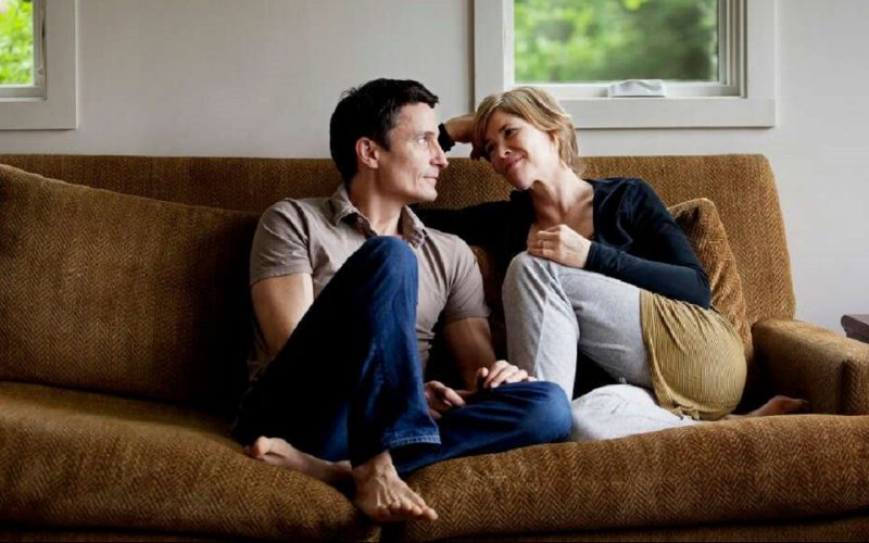 7 طرق تجعل زوجك يحب البقاء في المنزل