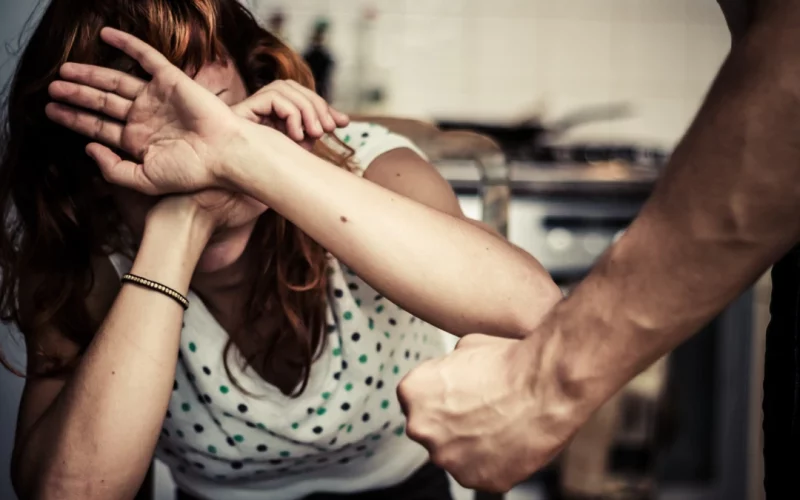 6 نصائح مهمة للتعامل مع العنف الأسري  